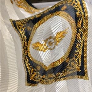 Italian triangle scarf.